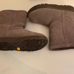 UGG Women's Short Winter Boots in Taupe Brown